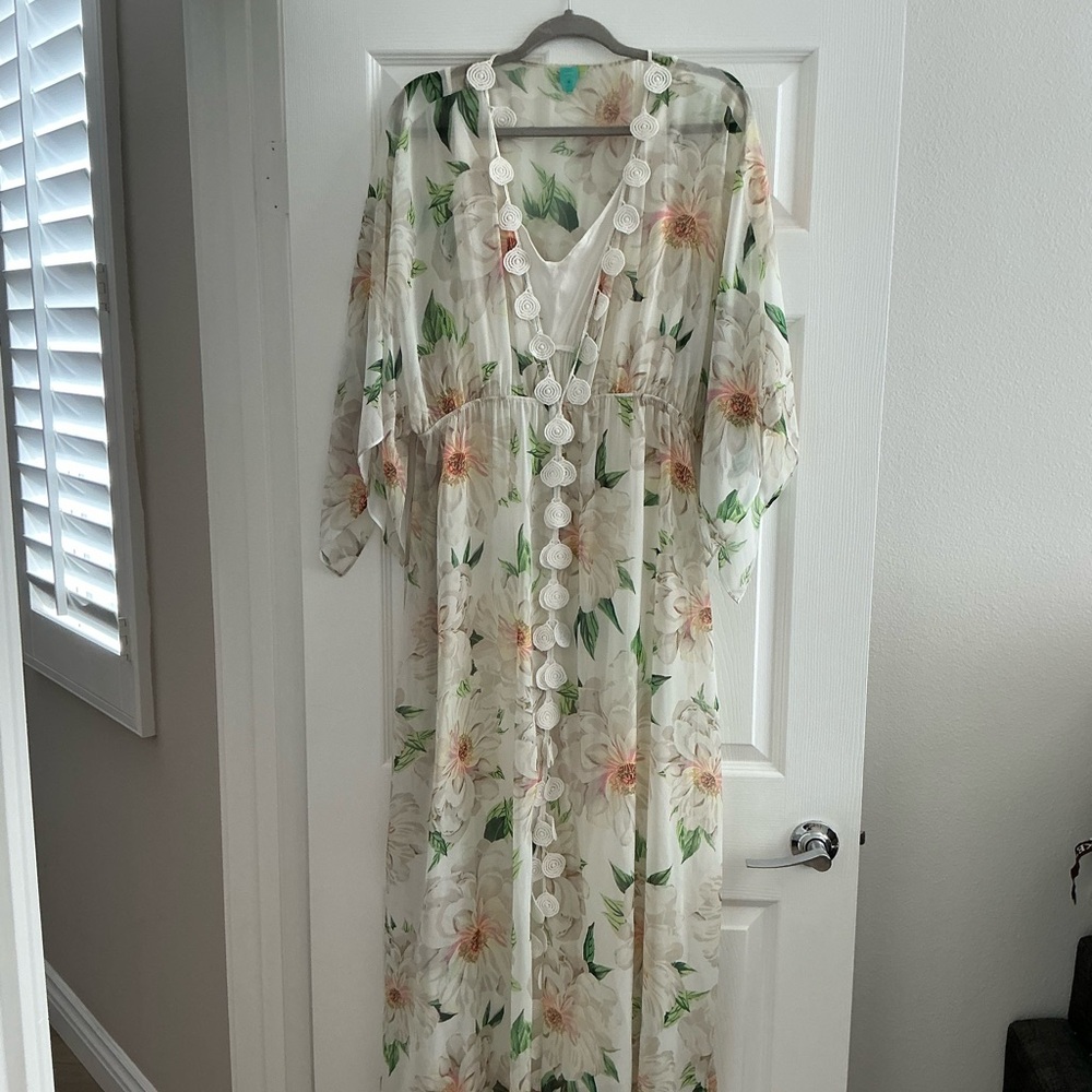 Floral Maxi Dress with Leafy Pattern